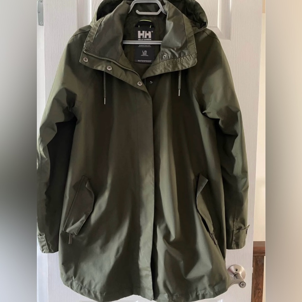 Women’s Helly Hansen Raincoat Waterproof Jacket Green EXC condition!